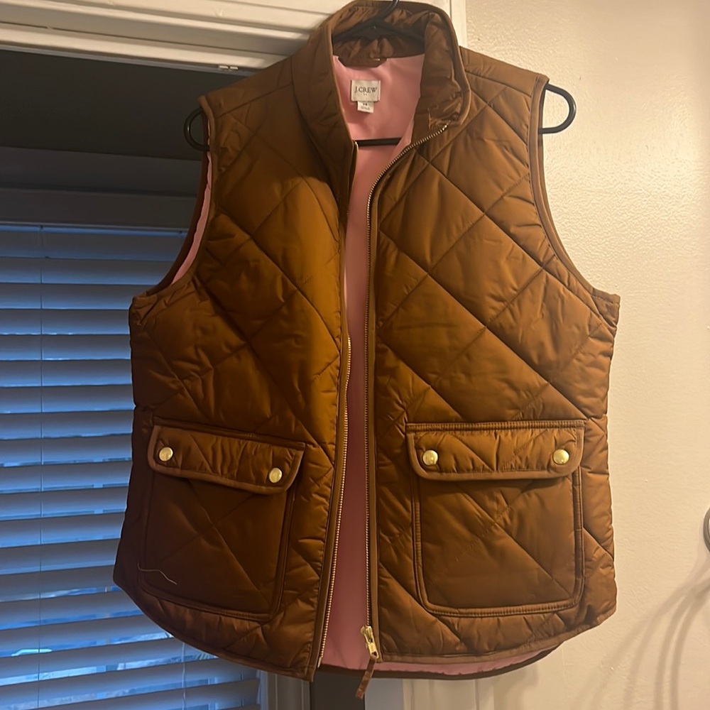 J Crew quilted excursion vest- Med NWOT